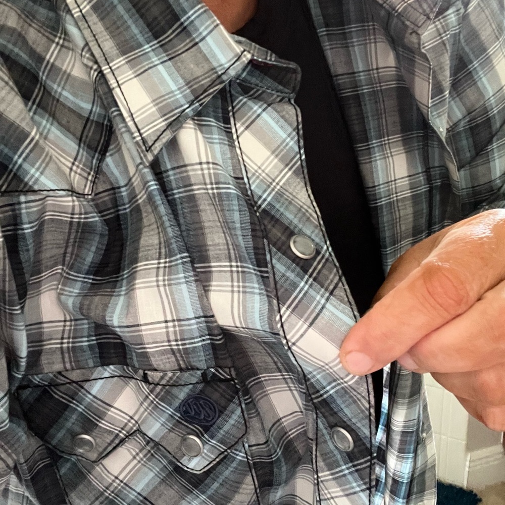 Wrangler western shirt, pearl snap closure, retro fit. 3XLT “TALL”.